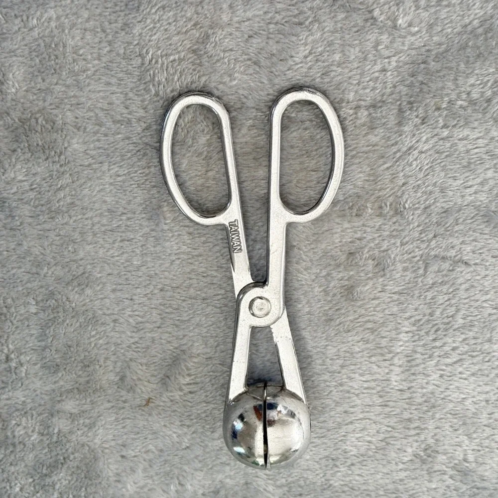 Vintage Meatball Scoop Tongs Taiwan Metal Kitchen Melon Ice Cream‎ Tool